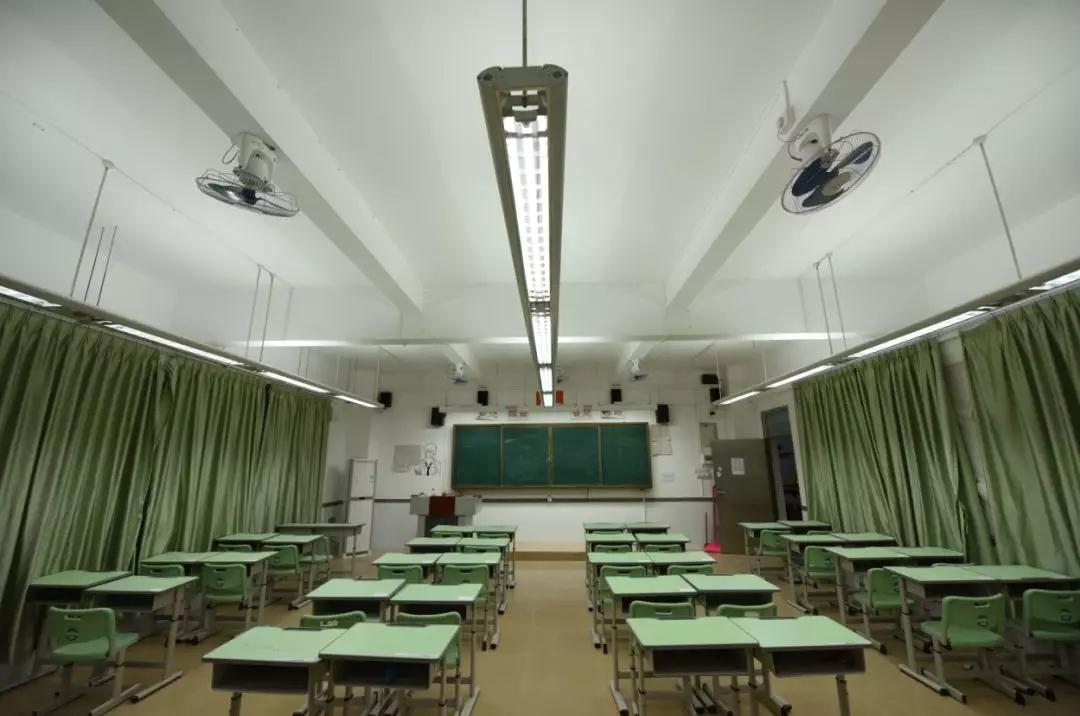 高品质教室用灯