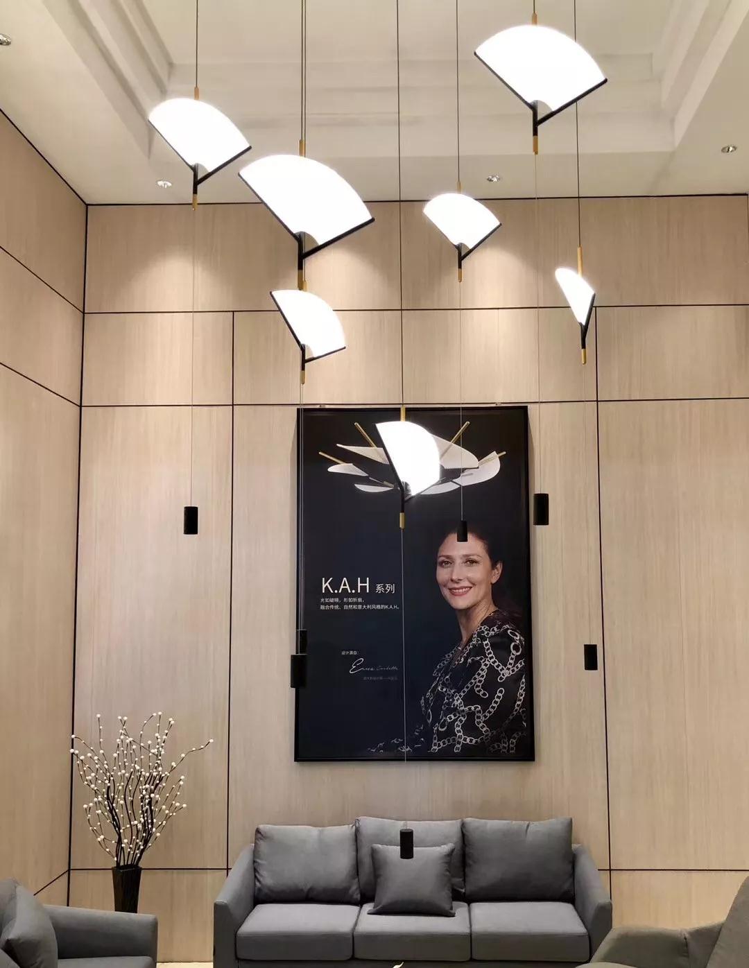 意大利知名设计师柯爱华女士设计的K.A.H系列灯饰产品